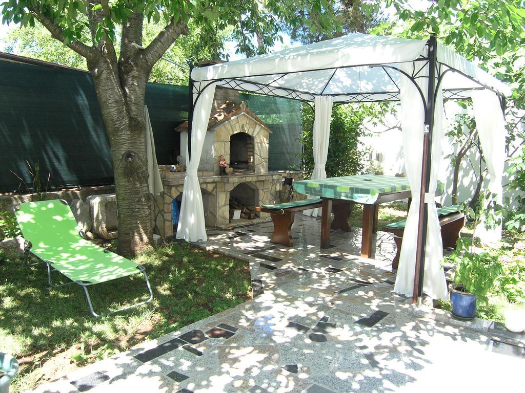 Apartman Vera Krk Town Exterior foto