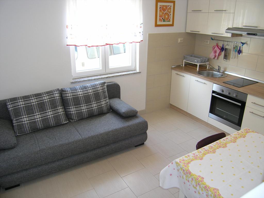 Apartman Vera Krk Town Exterior foto