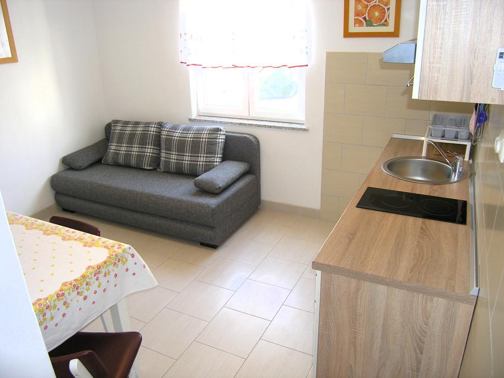 Apartman Vera Krk Town Exterior foto