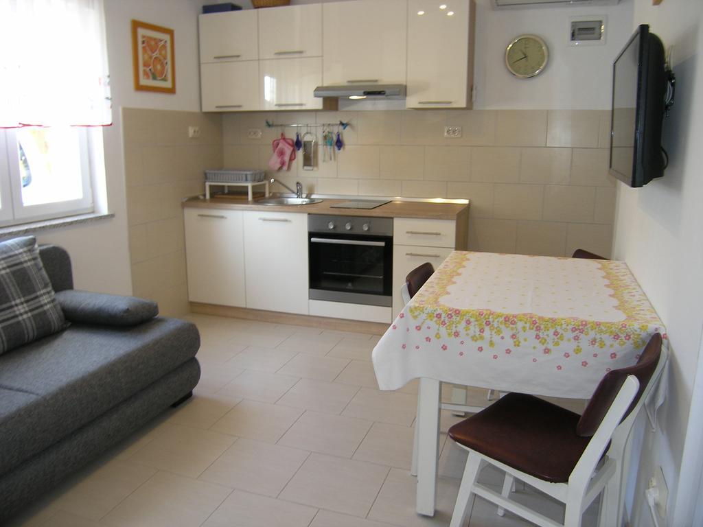 Apartman Vera Krk Town Exterior foto
